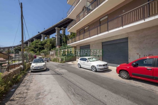 locale commerciale in vendita a Messina