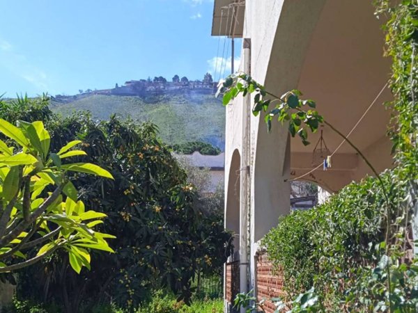 casa indipendente in vendita a Messina in zona Mortelle