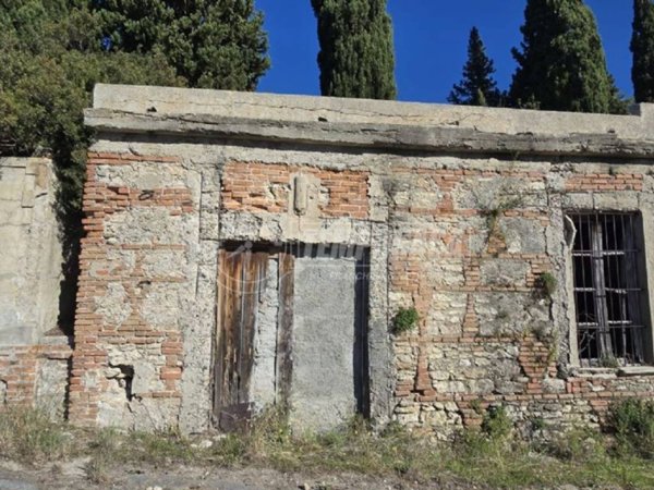 casa indipendente in vendita a Messina in zona Gesso
