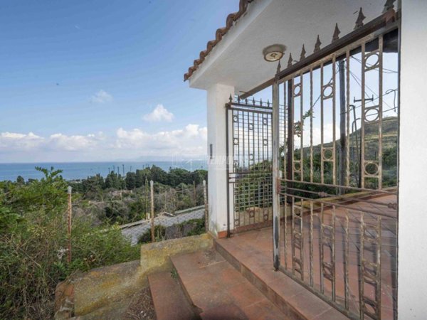 casa indipendente in vendita a Messina in zona Ganzirri