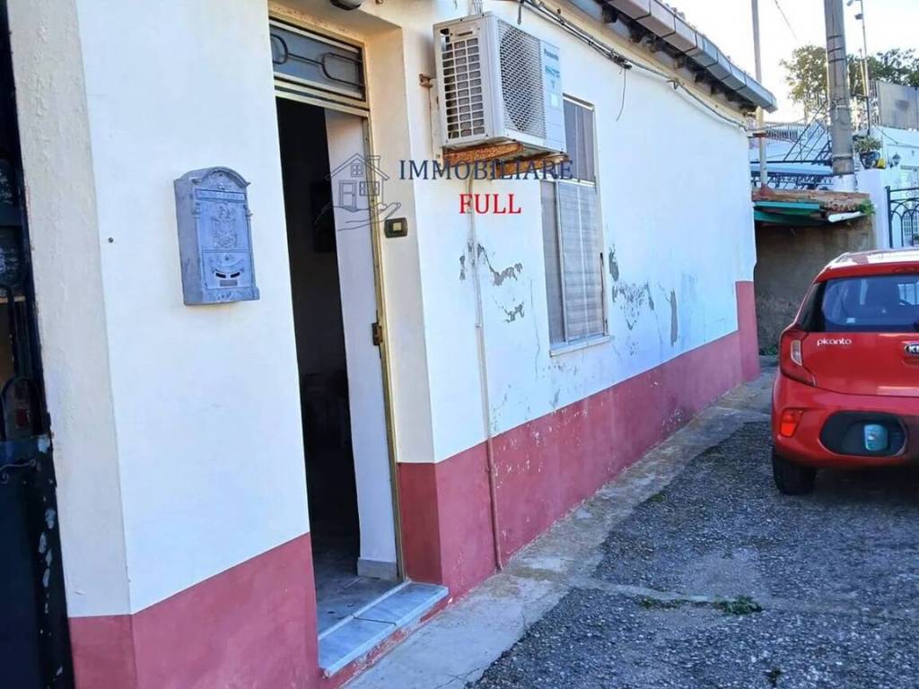 casa indipendente in vendita a Messina in zona San Saba