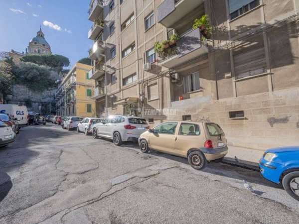 locale commerciale in vendita a Messina in zona Centro Storico
