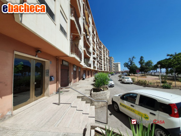 locale commerciale in vendita a Messina in zona Centro Storico