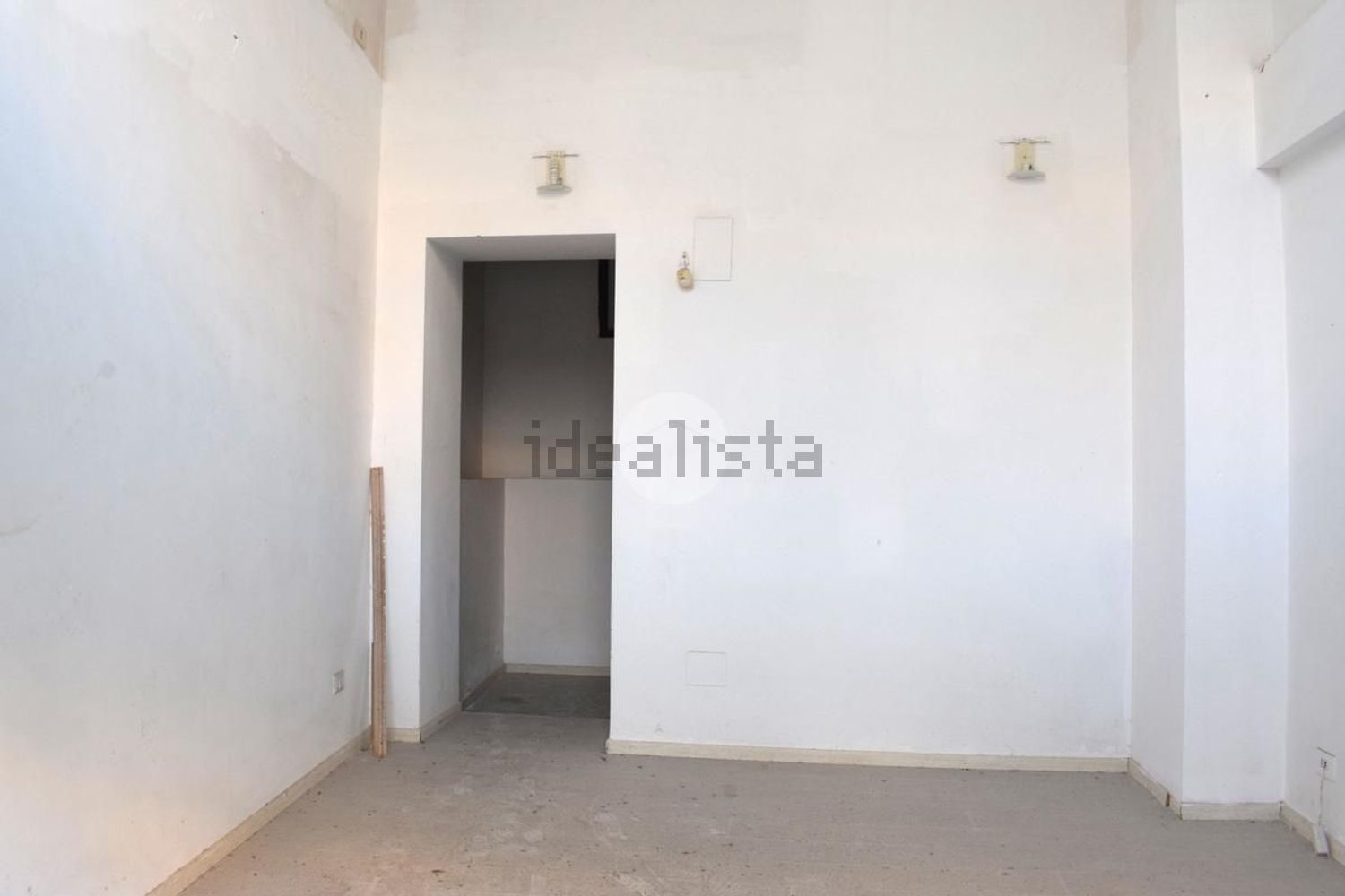 locale commerciale in vendita a Messina in zona Centro Storico