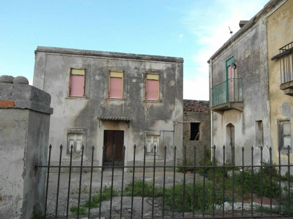 casa indipendente in vendita a Messina in zona Mortelle