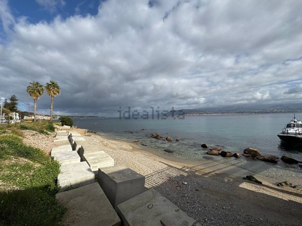 negozio in vendita a Messina in zona Paradiso