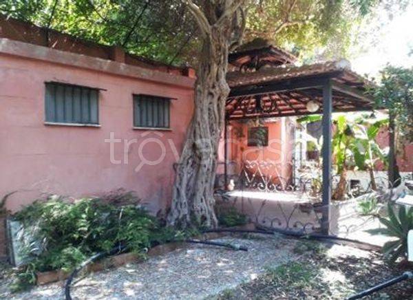 casa indipendente in vendita a Messina