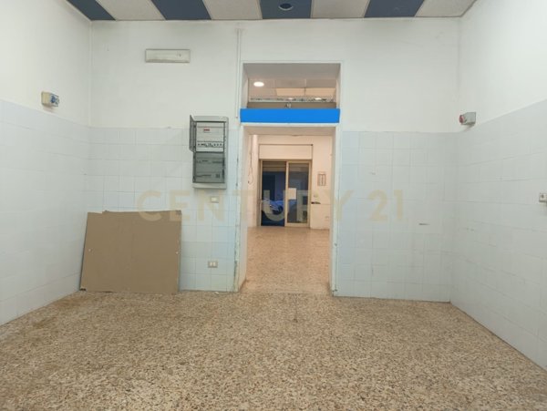 locale commerciale in vendita a Messina in zona Mili Marina