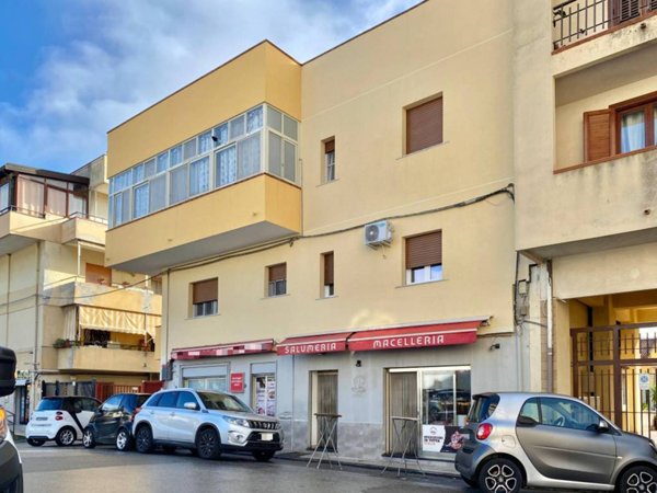 negozio in vendita a Messina in zona Santissima Annunziata