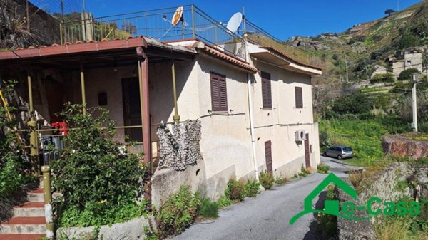 casa indipendente in vendita a Messina in zona Briga Marina