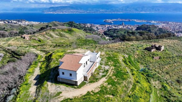 casa indipendente in vendita a Messina in zona San Filippo