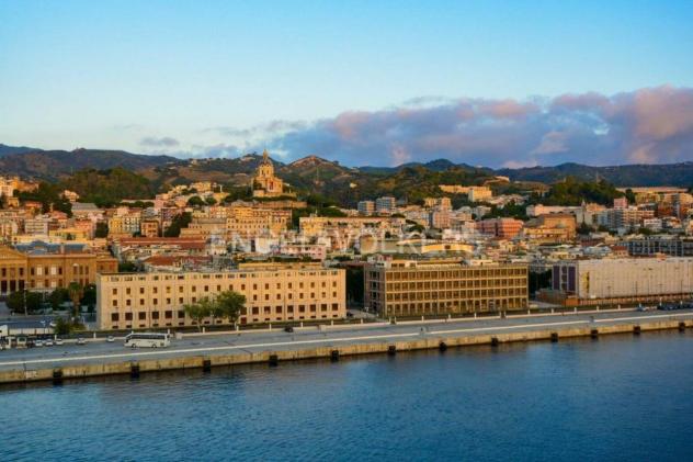 quadrivano in vendita a Messina in zona Centro Storico