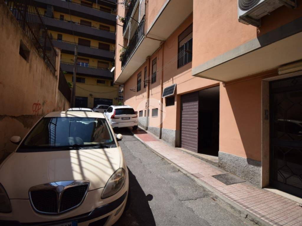 locale commerciale in vendita a Messina in zona Contesse