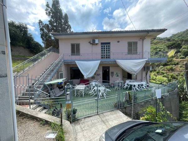 casa indipendente in vendita a Messina in zona San Saba