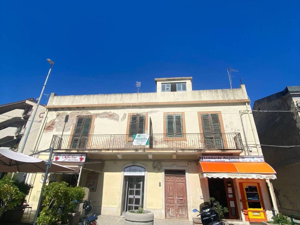 appartamento in vendita a Messina in zona Camaro