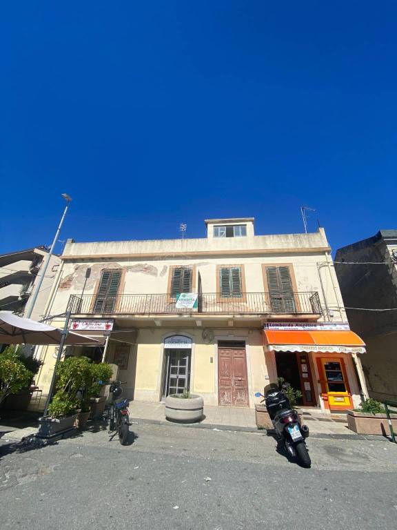 appartamento in vendita a Messina in zona Camaro