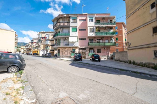 appartamento in vendita a Messina in zona Gazzi