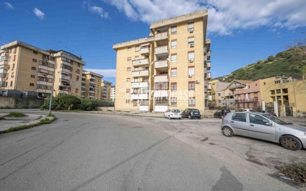 appartamento in vendita a Messina in zona Gazzi