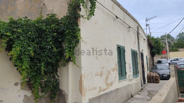 appartamento in vendita a Messina in zona Santa Lucia