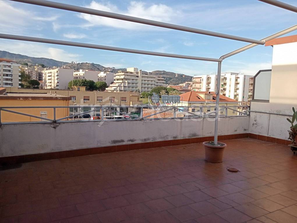 appartamento in vendita a Messina in zona Gazzi