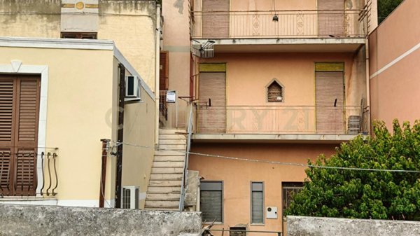 casa indipendente in vendita a Messina in zona Santa Margherita