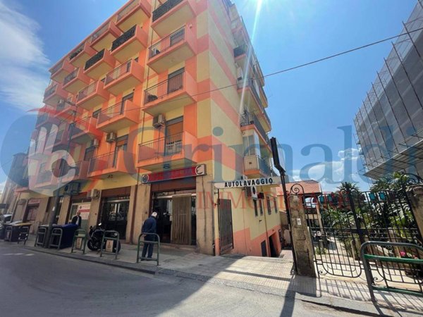locale commerciale in vendita a Messina in zona Contesse