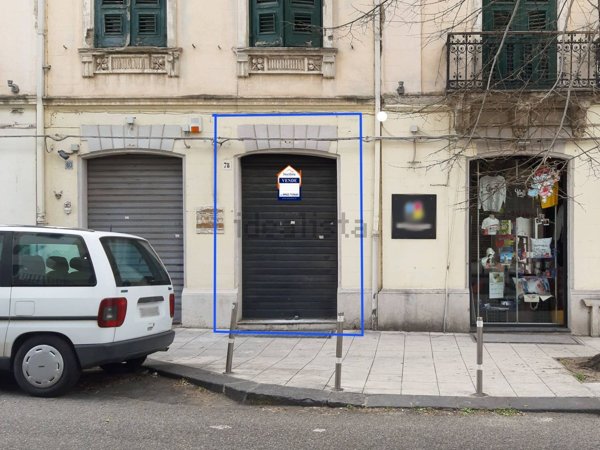 locale commerciale in vendita a Messina in zona Centro Storico