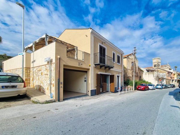 casa indipendente in vendita a Messina in zona Ganzirri
