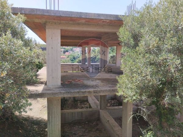 pentavano in vendita a Messina in zona Faro Superiore