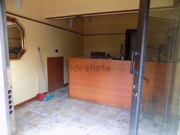locale commerciale in vendita a Messina in zona Contesse