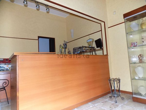 locale commerciale in vendita a Messina in zona Contesse