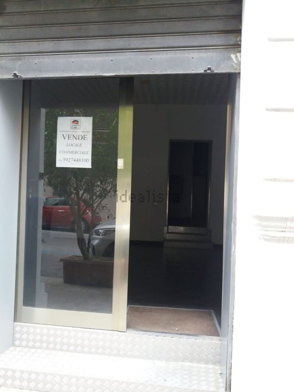 locale commerciale in vendita a Messina