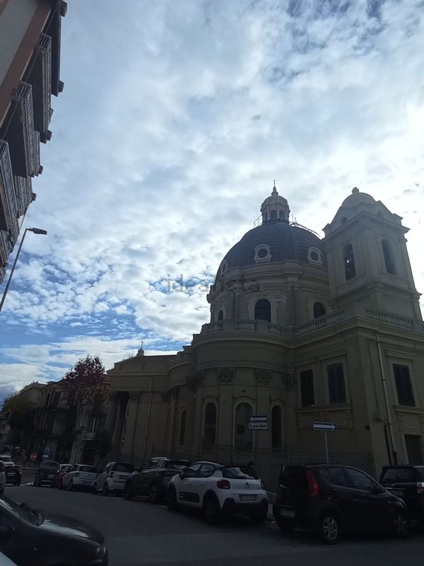 locale commerciale in vendita a Messina in zona Centro Storico