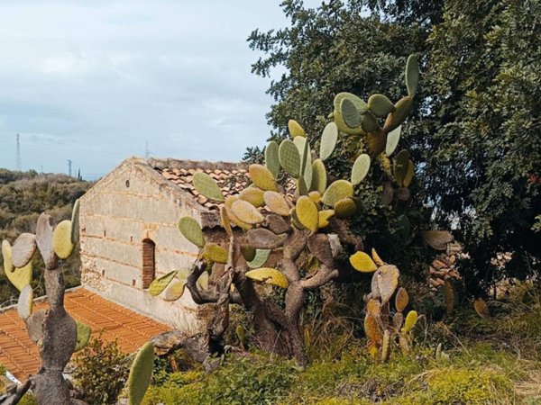 casa indipendente in vendita a Messina in zona Rodia