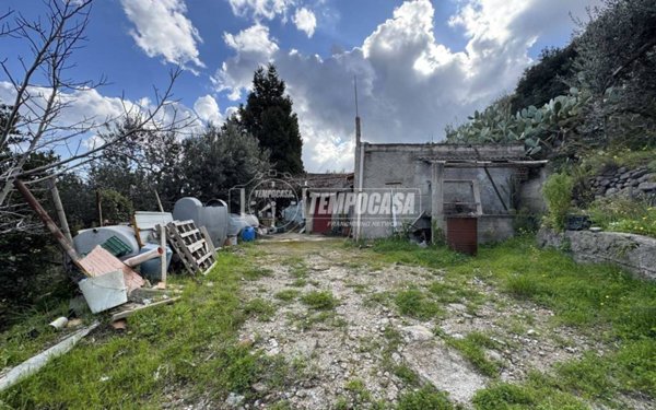 casa indipendente in vendita a Messina in zona Salice