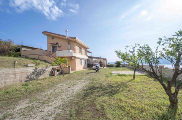 casa indipendente in vendita a Messina in zona Ganzirri