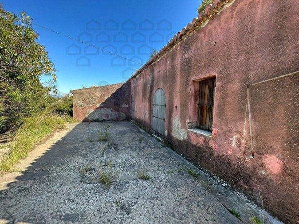 casa indipendente in vendita a Messina in zona San Filippo