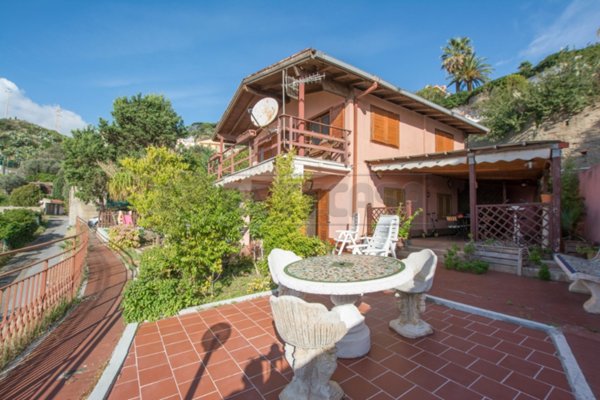casa indipendente in vendita a Messina in zona Ganzirri