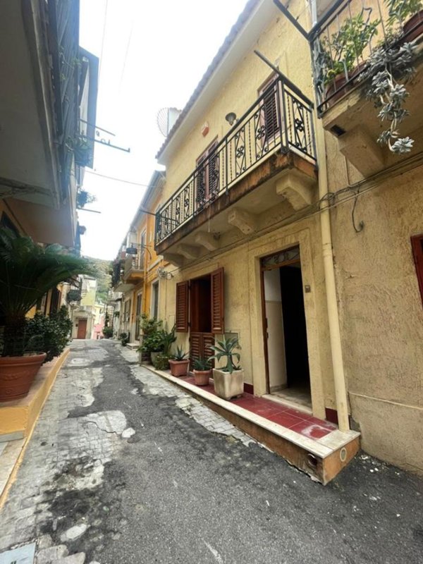 casa indipendente in vendita a Messina in zona San Filippo