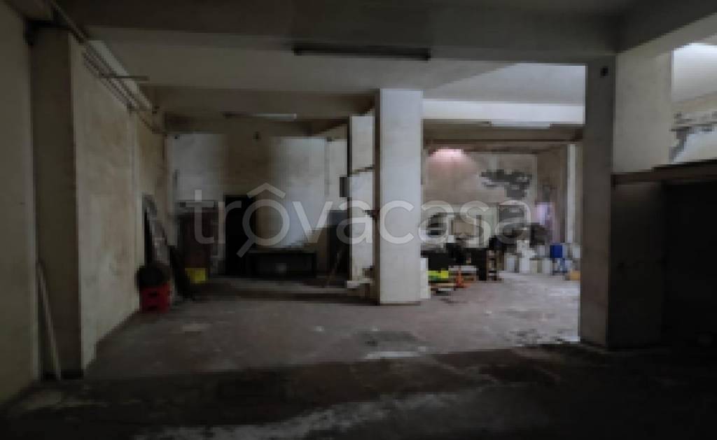 negozio in vendita a Messina in zona Gazzi