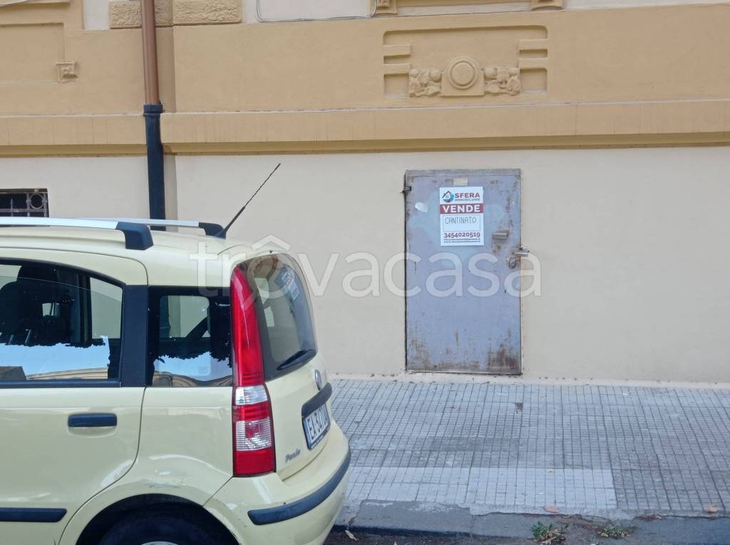 locale commerciale in vendita a Messina