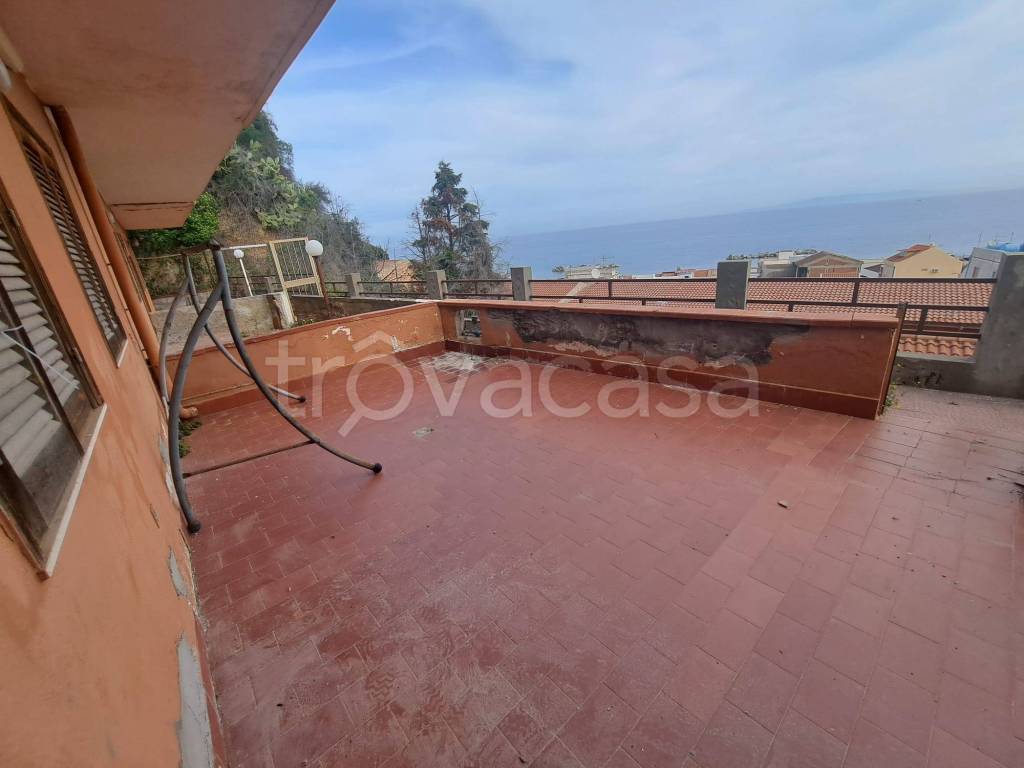 appartamento in vendita a Messina in zona Acqualadroni