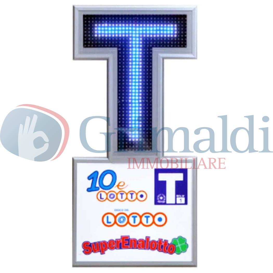 locale commerciale in vendita a Messina in zona Centro Storico