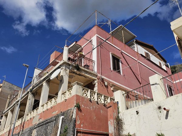 appartamento in vendita a Messina in zona Camaro