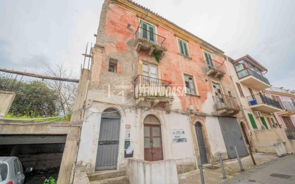 casa indipendente in vendita a Messina in zona Gazzi