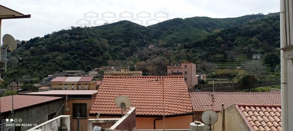 casa indipendente in vendita a Messina in zona Larderia