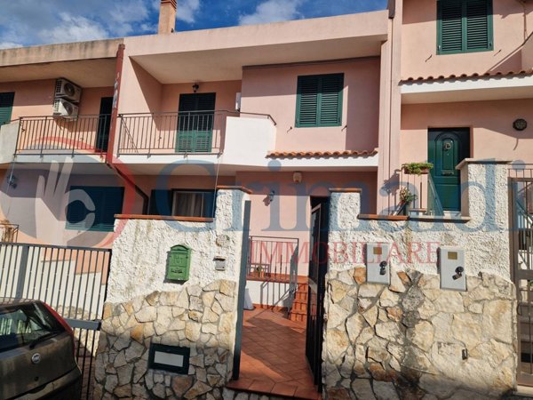 casa indipendente in vendita a Messina
