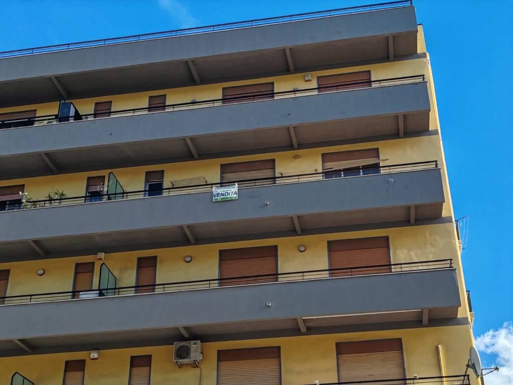intera palazzina in vendita a Messina in zona Tremestieri