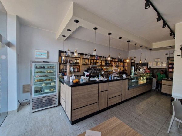 negozio in vendita a Messina in zona Contesse