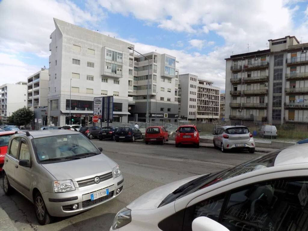 negozio in vendita a Messina in zona Contesse